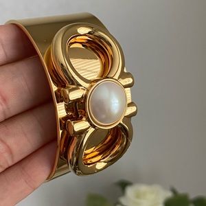 Salvatore Ferragamo Brazalete 😍